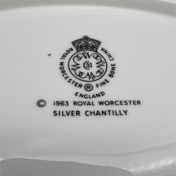 Royal Worcester Silver Chantilly Oval Vegetable Bowl Fine Bone China England - Picture 5 of 5